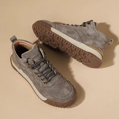 Czarne buty Kevlar dla lepszego bezpieczeństwa w miejscu pracy
